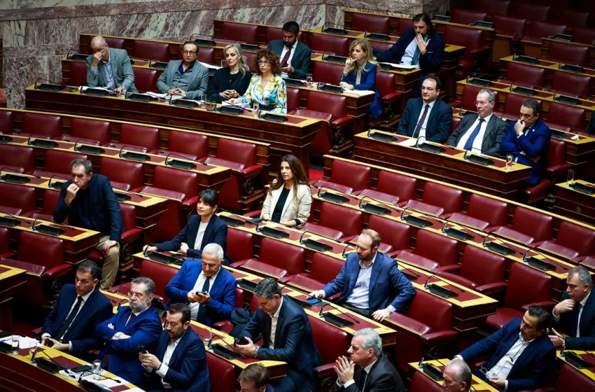  ΣΥΡΙΖΑ: ΚΟ εννέα βουλευτών-Ποιοι αποχωρούν πριν τη συνεδρίαση-Σύγκρουση Πολάκη-Δούρου-Παππά για το μοντέλο λειτουργίας του κόμματος