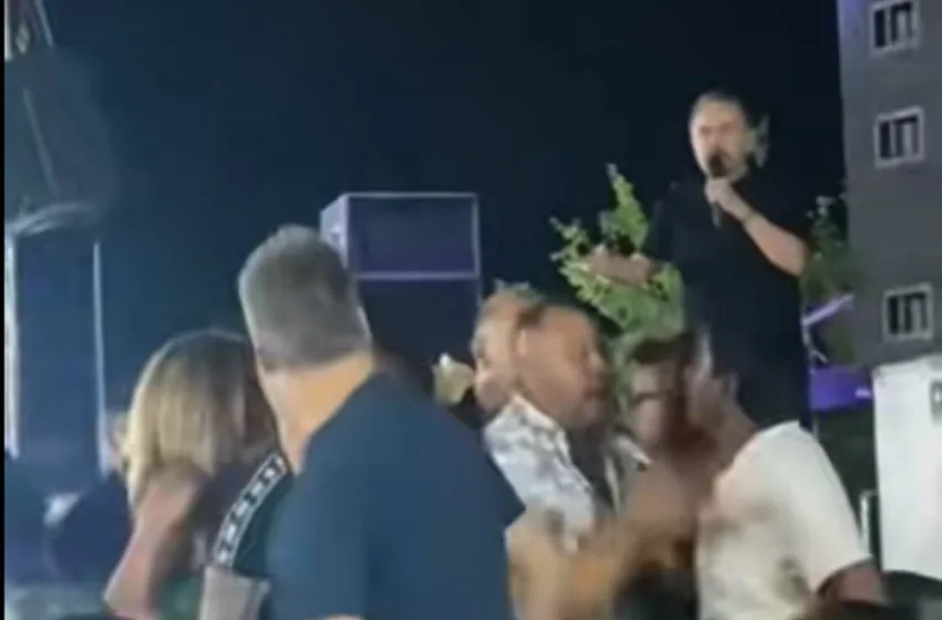  Ξανά viral το βίντεο από την παρέμβαση Γονίδη σε άγρια συμπλοκή στη διάρκεια συναυλίας