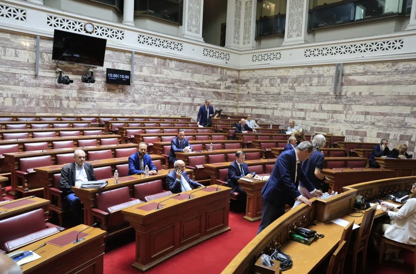  Αναθεώρηση Συντάγματος: Ούτε σήμερα αναμένεται συναίνεση-Διαφωνεί η αντιπολίτευση με τις κυβερνητικές προτάσεις στα άρθρα 97,99,100