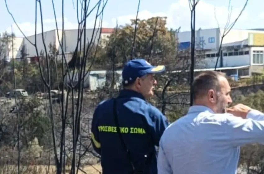  Αυτοψία του Γραμματέα της ΕΛΑΣ, Μίλτου Χατζηγιαννάκη, στις πληγείσες περιοχές του Ωραιοκάστρου