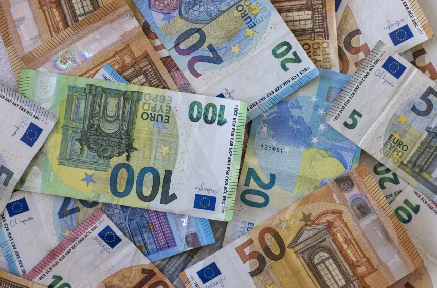  Έρευνα Βουρλιώτη αποκάλυψε αδήλωτες περιουσίες εκατομμυρίων- Στο στόχαστρο γιατροί, δημοσιογράφοι, πανεπιστημιακοί