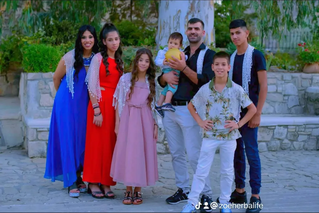 ΖΩΗ ΛΕΜΟΝΑΚΗ
