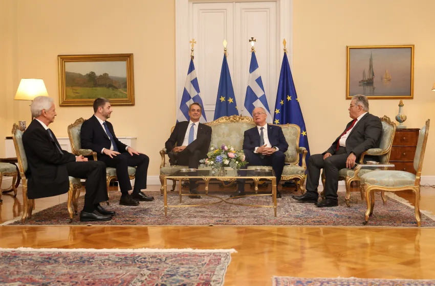  Λαμπερή δεξίωση στο Προεδρικό Μέγαρο για την 52η Επέτειο Αποκατάστασης της Δημοκρατίας
