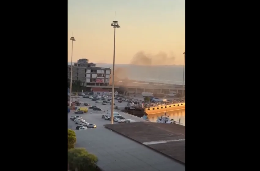  Πάτρα: Φωτιά στο παλιό τελωνείο