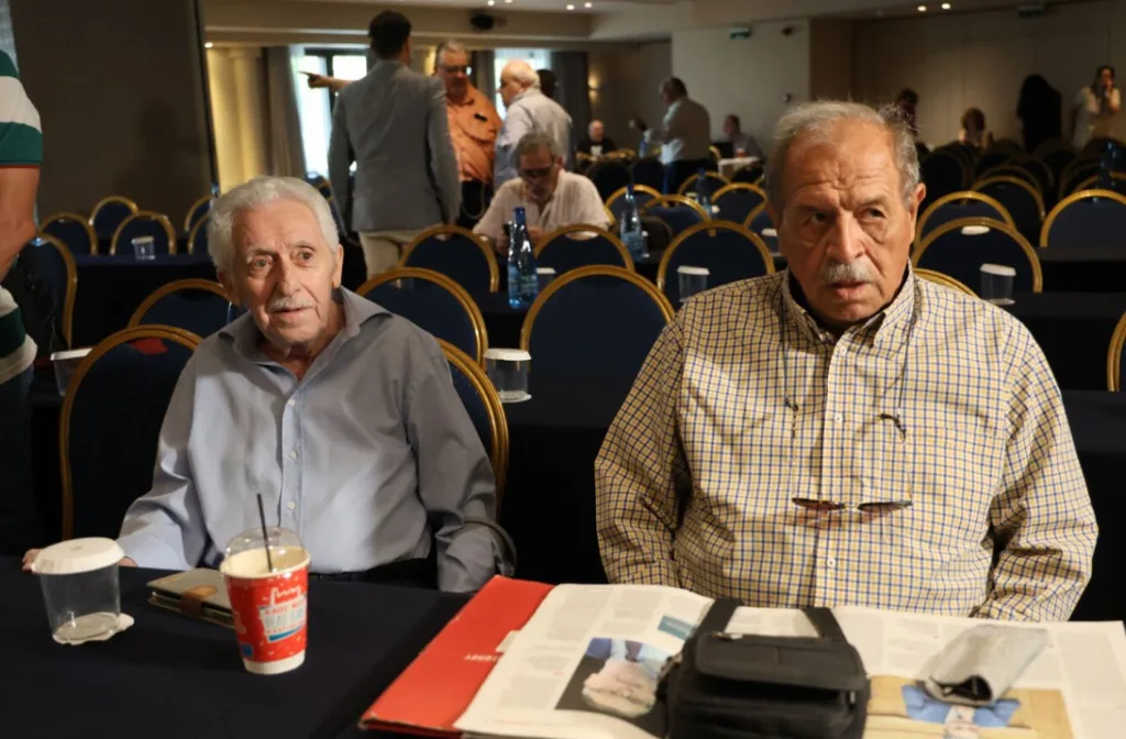 ΣΥΡΙΖΑ: Πολλές καρέκλες, λίγα μέλη της Κ.Ε-Δεν υπάρχει απαρτία 4 ΦΦΦ 1