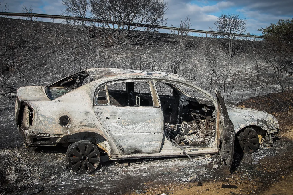 Ελεύθερος με περιοριστικούς όρους ο 76χρονος που συνελήφθη για την πυρκαγιά στο Ωραιόκαστρο-Διώκεται για αμέλεια 2 αυτοκινητο πυρκαγια
