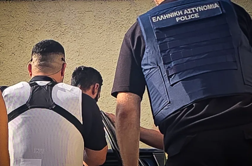  Σύρος: “Νόμιζα πως ήταν κλέφτης και τη μαχαίρωσα” – Τι υποστήριξε ο δράστης για τον φόνο της διασώστριας