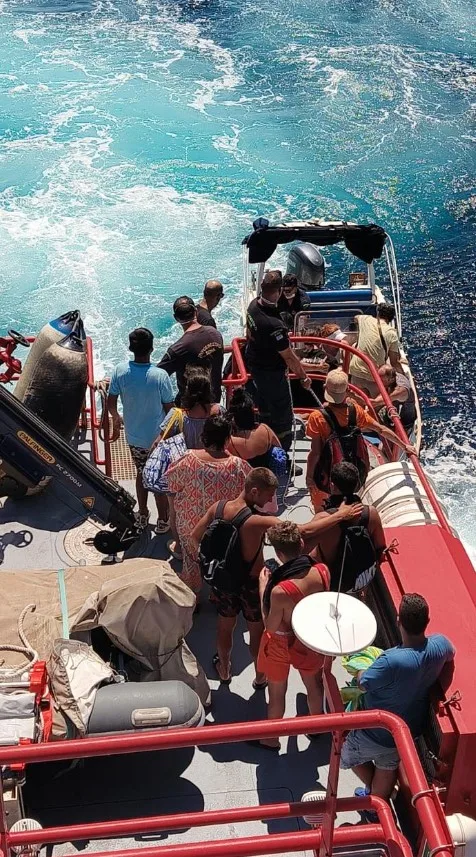 Φωτιές σε Αττική και Βοιωτία: Πώς έγινε η επιχείρηση διάσωσης πολιτών–254 απομακρύνθηκαν διά θαλάσσης 2 1111
