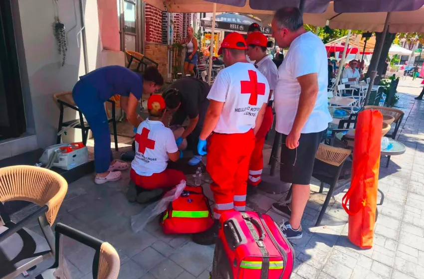  Ελασσόνα: 50χρονος κατέρρευσε σε πλατεία- Τον επανέφεραν με ΚΑΡΠΑ 2 φορές εθελοντές Σαμαρείτες 