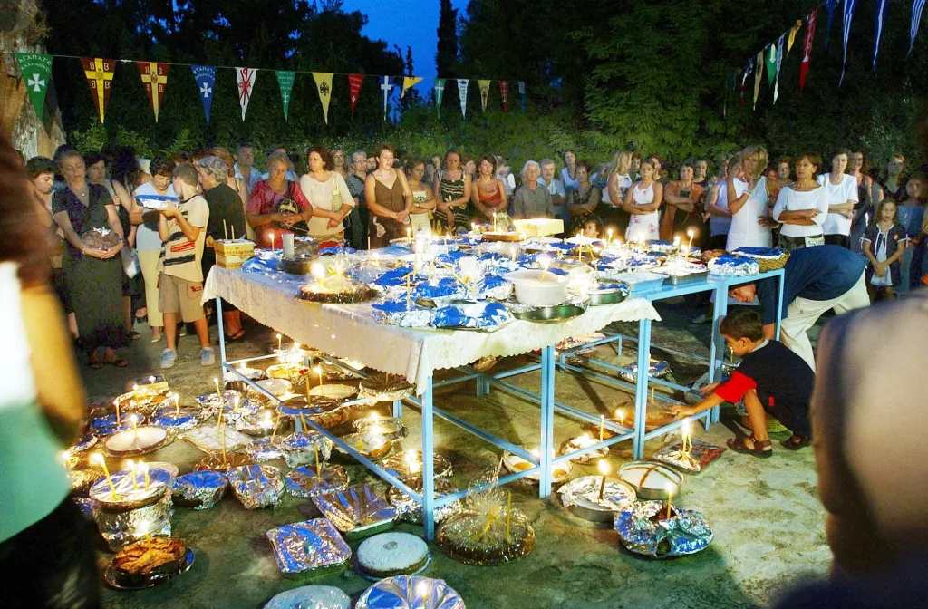 Το έθιμο της φανουρόπιτας αντέχει... γιατί οι γενιές αλλάζουν, όμως η ευχή μένει πάντα ίδια 10 566940