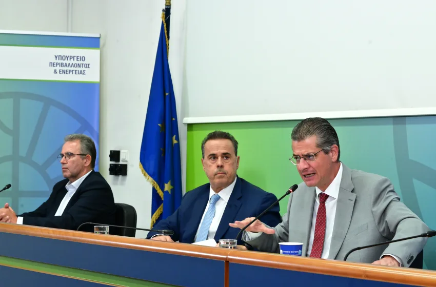  Παπασταύρου:  Άμεσα αντιδιαβρωτικά έργα στη Δυτική Αττική – Αναδασωτέες οι καμένες εκτάσεις
