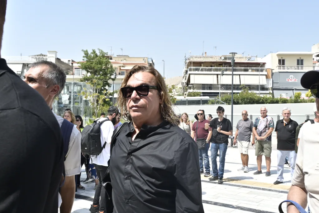 Δημήτρης Κόκοτας: Φίλοι και συγγενείς με δάκρυα στα μάτια στο "τελευταίο αντίο" (εικόνες&vid) 17 7067397
