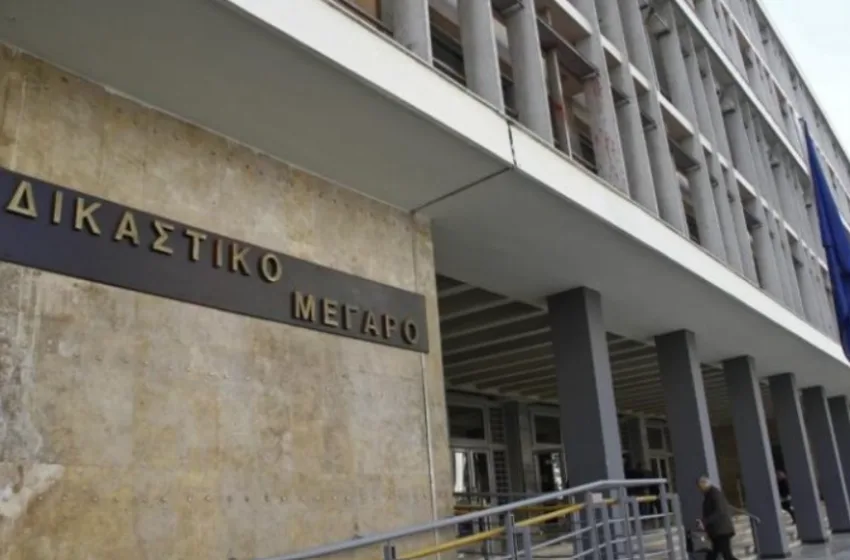  Θεσσαλονίκη: Αναβλήθηκε για την Πέμπτη η δίκη του 48χρονου αστυνομικού–Ελεύθερος με περιοριστικούς όρους