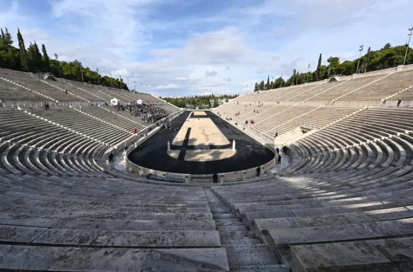  Η ΕΟΕ καθαρίζει τα μάρμαρα του Παναθηναϊκού Σταδίου–Για πρώτη φορά μετά από 120 χρόνια