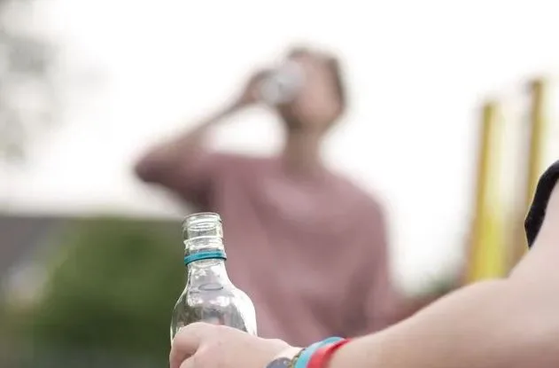 901 3