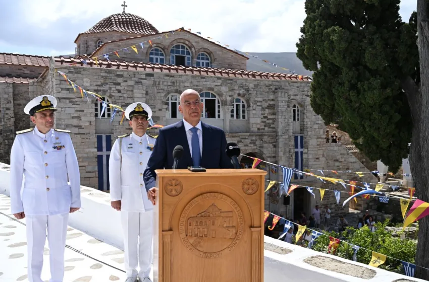  Δένδιας σε Άγκυρα: “Απέναντι σε αυταρχικές απόψεις στέκονται οι Ένοπλες Δυνάμεις”