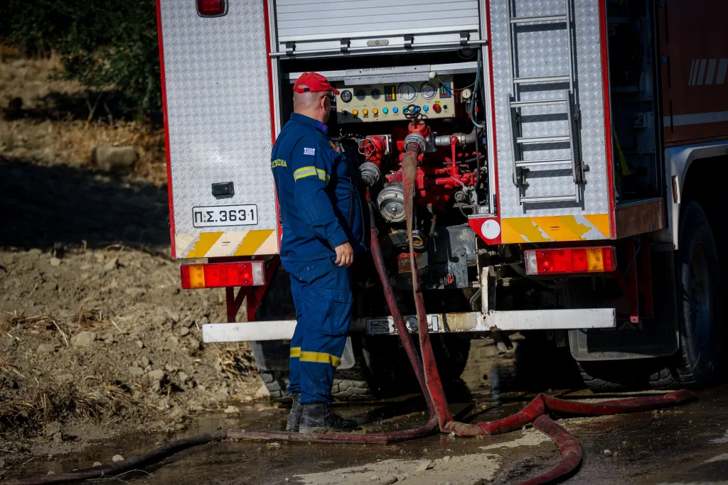 Πύρινα μέτωπα: Η εικόνα σε Σαλαμίνα, Ηράκλειο, Βοιωτία, Πέλλα, Κερατέα 4 fotia irakleio