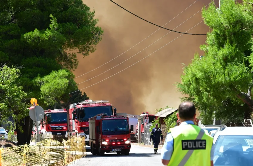  Στην Αγία Σκέπη η φωτιά στη Δυτική Αττική-Δύο τα βασικά μέτωπα σε Μέγαρα και Βίλια