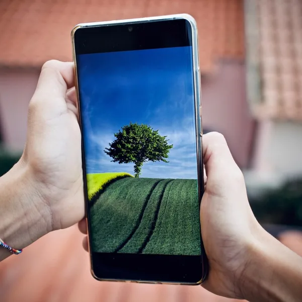 Ενότητα Business (Full-width) 73 Πτώση 12% στην παγκόσμια αγορά smartphones το 2026