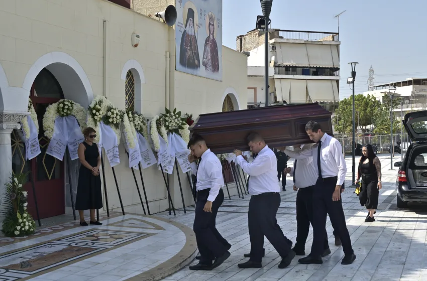  Τελευταίο αντίο στον Δημήτρη Κόκοτα-Η επιθυμία της συζύγου του