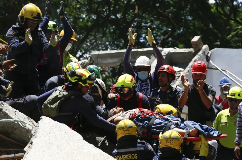  Κολομβία: Θαύματα κάτω από τα συντρίμμια-Ανασύρθηκε ζωντανή νεαρή γυναίκα-Εκατοντάδες νεκροί, χιλιάδες αγνοούμενοι