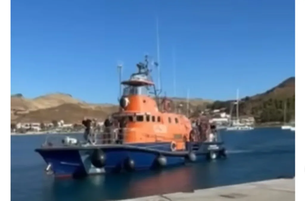 limnos fotia paralia apegklovismos limeniko video