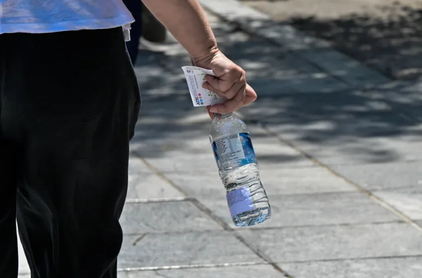  Γιατί απαγορεύεται να αφήνετε το εμφιαλωμένο μπουκάλι νερού στο αυτοκίνητο;