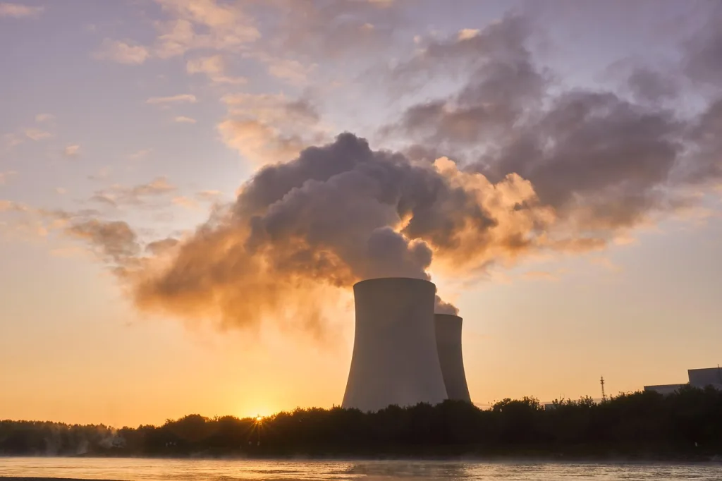 nuclear power plant 4535760 1280