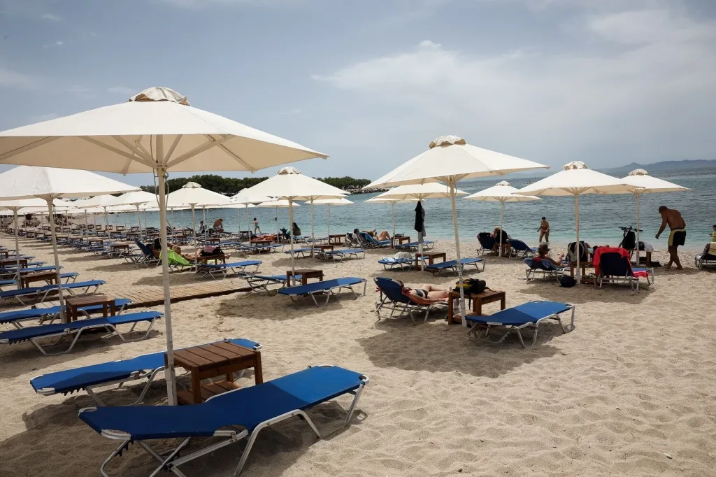 paralia beach bar