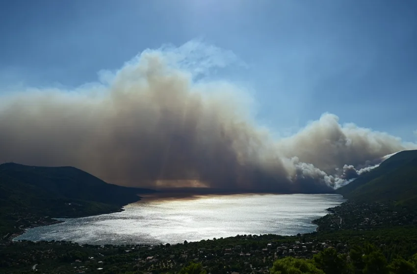  Ο καπνός από τη φωτιά στη Βοιωτία έφθασε στη Βόρεια Αφρική (Δορυφορική εικόνα)
