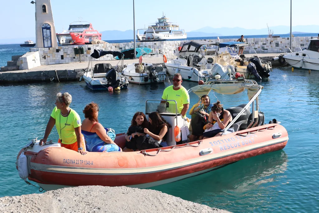 Ενδεχόμενο εμπρησμού εξετάζει η Πυροσβεστική στη Σαλαμίνα: Πλωτός αγώνας δρόμου για τον απεγκλωβισμό ντόπιων και ταξιδιωτών 5 salamina 4
