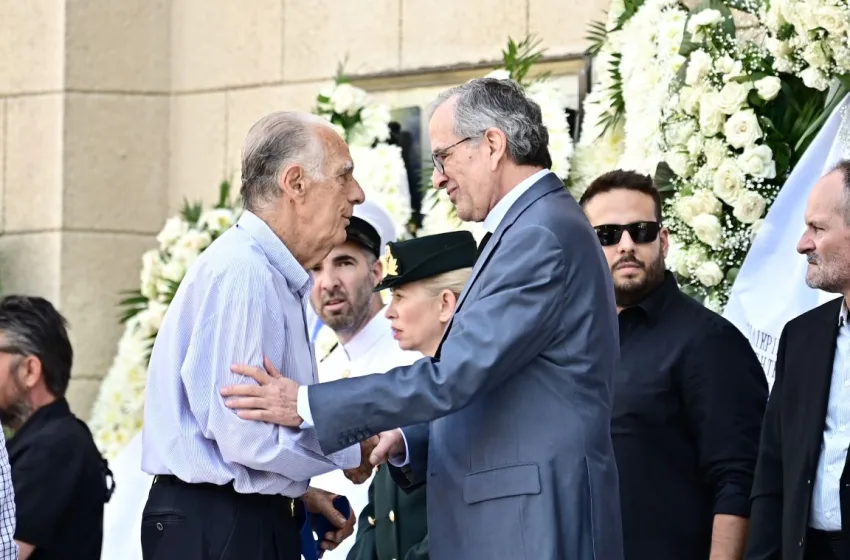  Κηδεία Βαρβιτσιώτη: Ο Σαμαράς συλλυπήθηκε και αποχώρησε από τη Μητρόπολη
