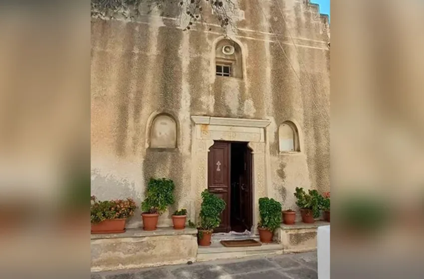  Σέριφος: Διέρρηξαν την ιστορική Μονή Ταξιαρχών- Πήραν πολύτιμα τάματα σε 1,5 λεπτό
