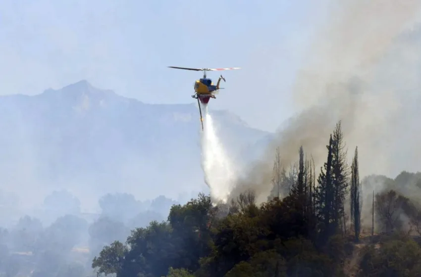  Αίγιο: Βελτιωμένη η εικόνα στο μέτωπο της πυρκαγιάς–Δεν απειλούνται κατοικημένες περιοχές