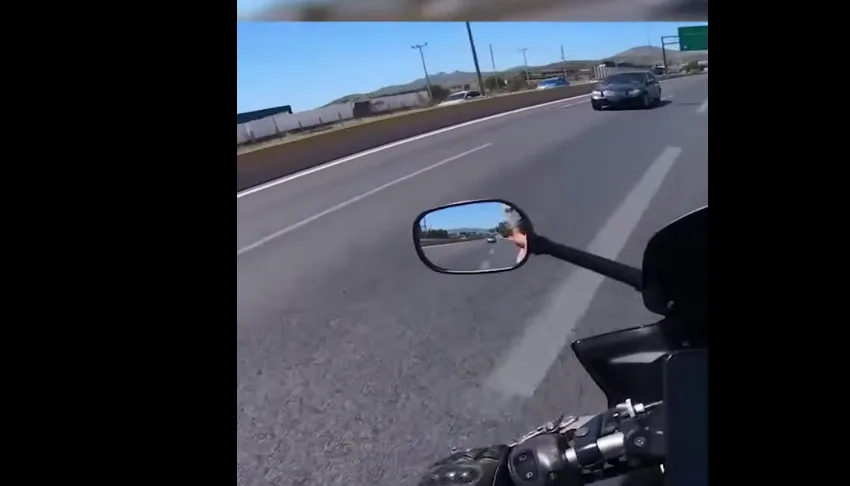  Μοτοσυκλετιστής με κάμερα κατέγραψε αυτοκίνητο να κινείται ανάποδα στην Αθηνών-Κορίνθου