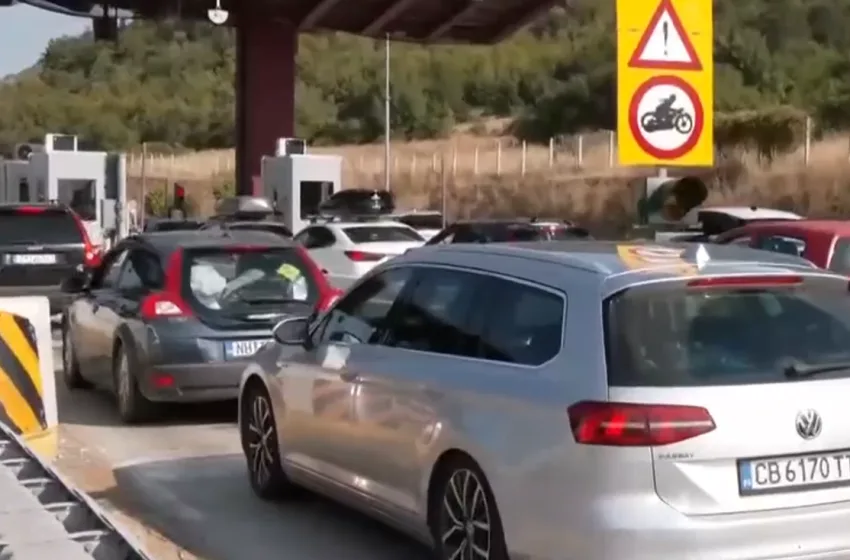  Ουρές χιλιομέτρων στα διόδια Πολυμήλου- Μεγάλη ταλαιπωρία (vid)
