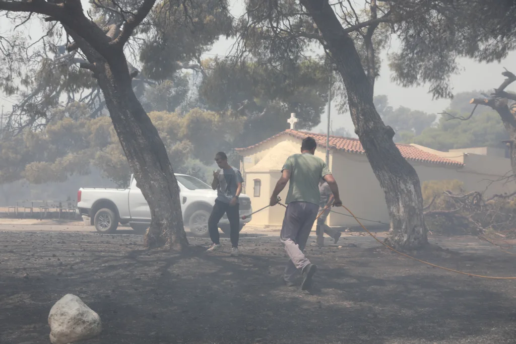 Σε Μέγαρα και Βίλια τα μεγάλα πύρινα μέτωπα-Καίγονται σπίτια στο Κρύο Πηγάδι - Πυρκαγιά στο Κούπι Κορωπίου 7 ΦΩΤΙΑ ΛΕΚΑΝΟΠΕΔΙΟ