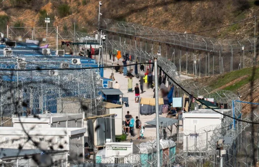 Σέρρες: Νέα ένταση στη δομή μεταναστών-Πέταξαν πέτρες σε αστυνομικούς, έσπασαν περιπολικό