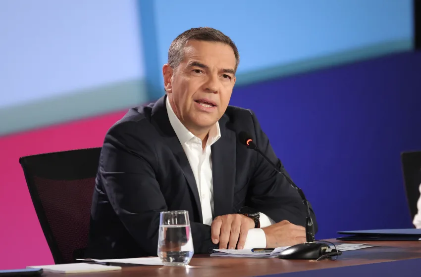  Τσίπρας: Η “ταχεία ανάρρωση στον Δημητριάδη” και το καρφί στον Μητσοτάκη