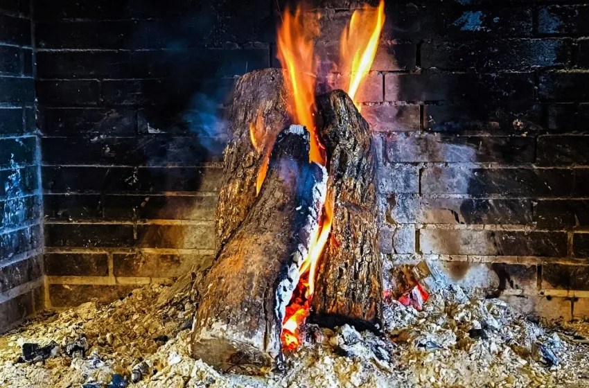  Στα καυσόξυλα στρέφονται οι καταναλωτές: Πού κυμαίνονται οι τιμές