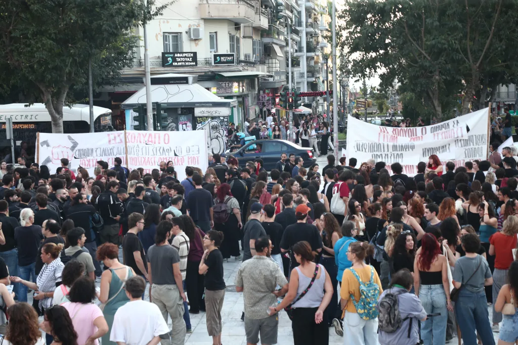 Θεσσαλονίκη: Μαζική συμμετοχή στην αντιφασιστική πορεία μνήμης για τη δολοφονία Φύσσα (vid) 7 7090922