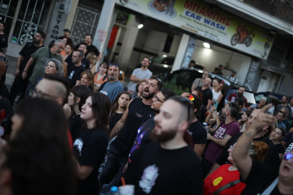 13 χρόνια από την δολοφονία Φύσσα- Πλήθος κόσμου στην αντιφασιστική διαδήλωση (εικόνες) 17 7090977