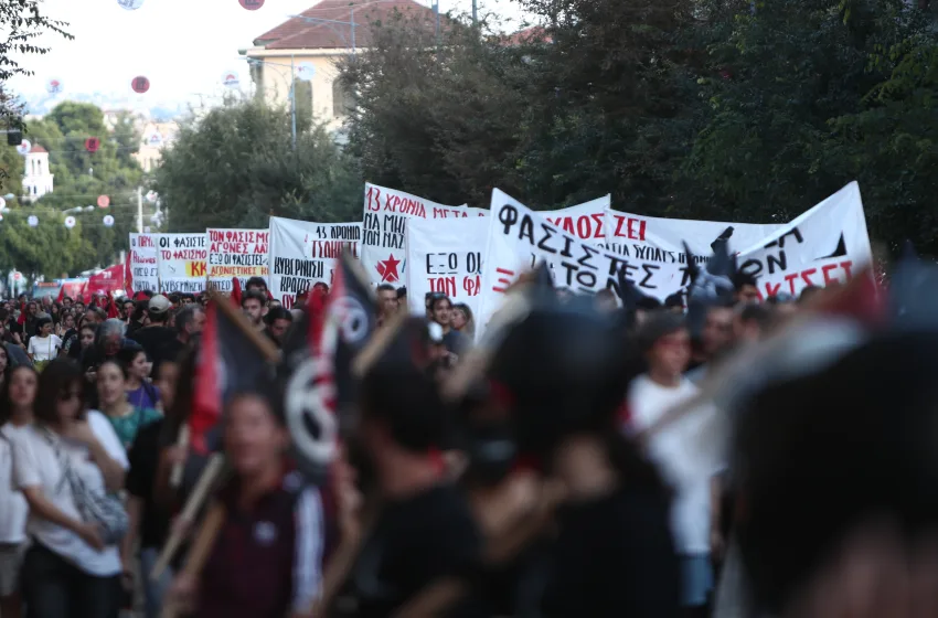  Θεσσαλονίκη: Μαζική συμμετοχή στην αντιφασιστική πορεία μνήμης για τη δολοφονία Φύσσα (vid)