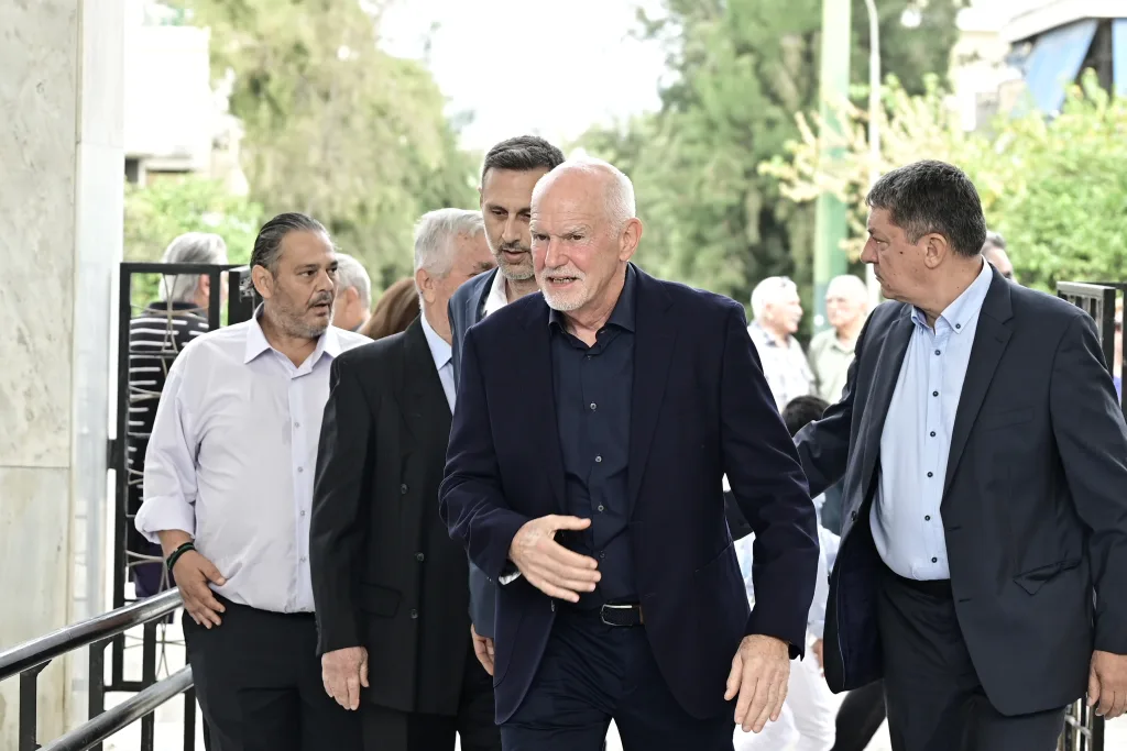 Μαργαρίτα Παπανδρέου: Πλήθος κόσμου στο τελευταίο αντίο- Οι συγκινητικοί επικήδειοι, "αγάπησε βαθιά την Ελλάδα" 29 7092708