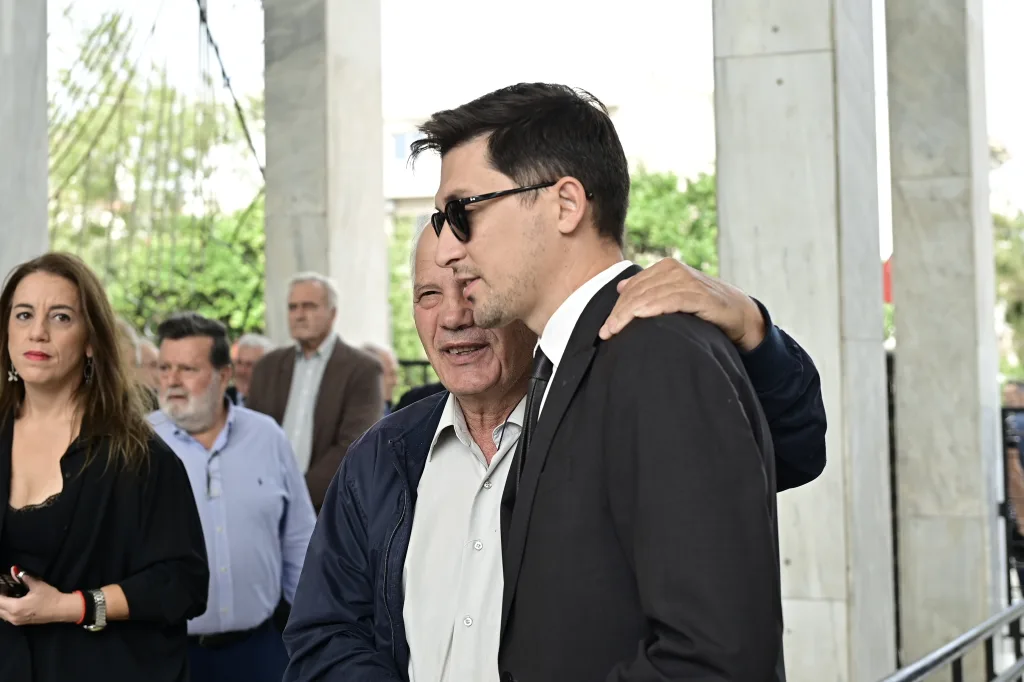 Μαργαρίτα Παπανδρέου: Πλήθος κόσμου στο τελευταίο αντίο- Οι συγκινητικοί επικήδειοι, "αγάπησε βαθιά την Ελλάδα" 53 7092735