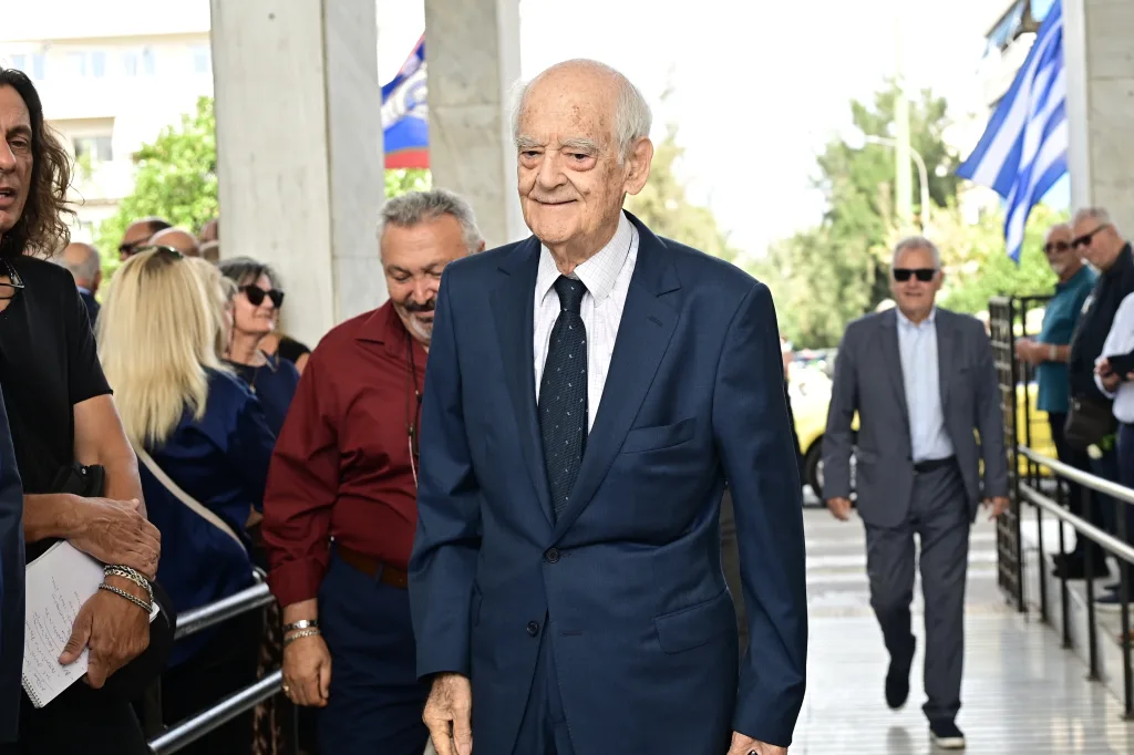Μαργαρίτα Παπανδρέου: Πλήθος κόσμου στο τελευταίο αντίο- Οι συγκινητικοί επικήδειοι, "αγάπησε βαθιά την Ελλάδα" 52 7092759