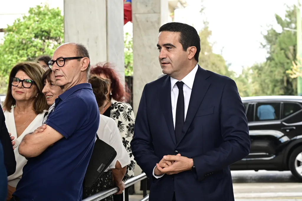Μαργαρίτα Παπανδρέου: Πλήθος κόσμου στο τελευταίο αντίο- Οι συγκινητικοί επικήδειοι, "αγάπησε βαθιά την Ελλάδα" 49 7092765