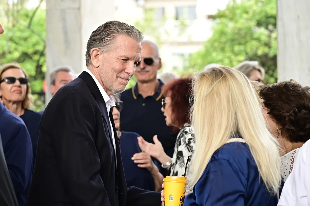 Μαργαρίτα Παπανδρέου: Πλήθος κόσμου στο τελευταίο αντίο- Οι συγκινητικοί επικήδειοι, "αγάπησε βαθιά την Ελλάδα" 45 7092771