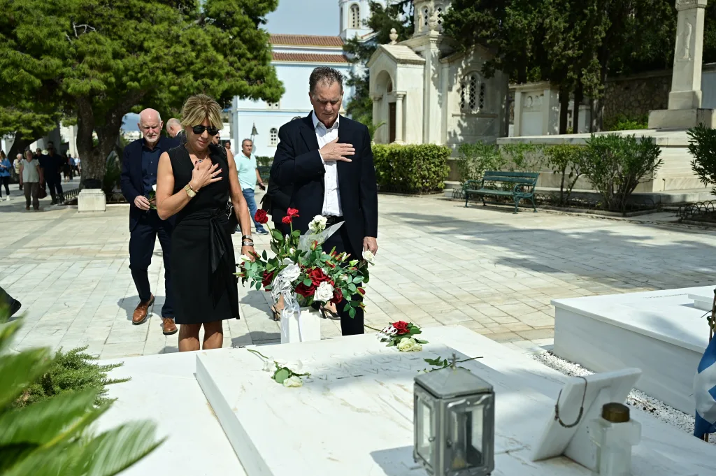 Μαργαρίτα Παπανδρέου: Πλήθος κόσμου στο τελευταίο αντίο- Οι συγκινητικοί επικήδειοι, "αγάπησε βαθιά την Ελλάδα" 34 7092795