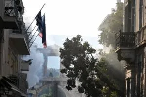 Έκρηξη Λυσικράτους: Έρευνες για εγκλωβισμένους στο διώροφο που κατέρρευσε-Τρεις τραυματίες 8 7097836